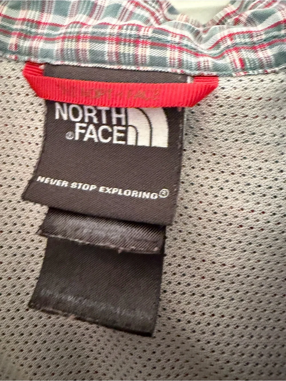 The North Face Men's Short-Sleeve Plaid Button-Down Shirt - Red/Gray